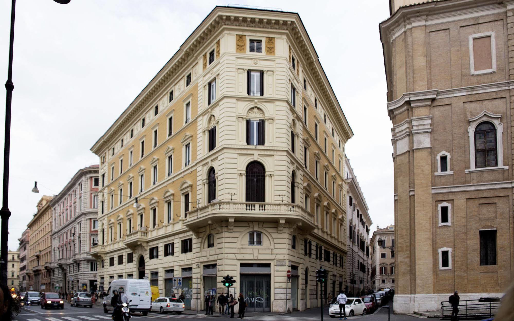 Inn Rome Rooms & Suites Exterior photo